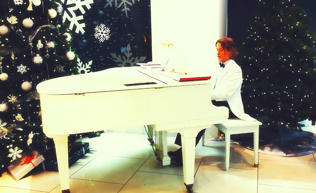 Pianist inhuren voor kerst, pianist kerstmis, pianist nieuwjaar